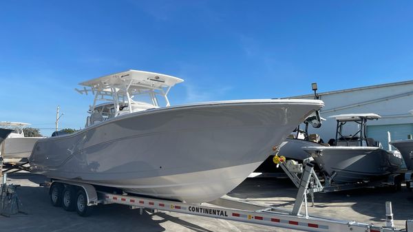 Sea Fox 328 Commander