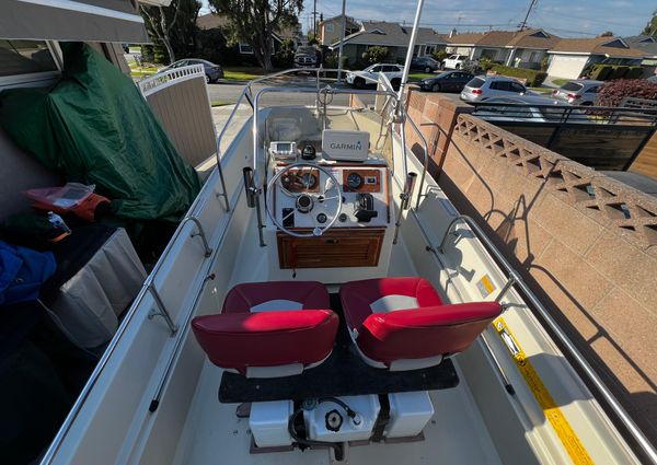 Boston-whaler MONTAUK image