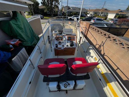 Boston-whaler MONTAUK image