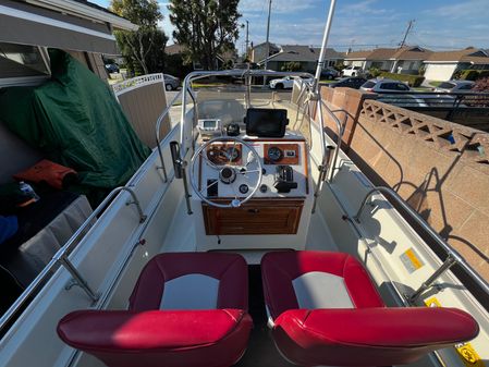 Boston-whaler MONTAUK image