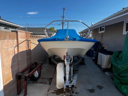 Boston-whaler MONTAUK image