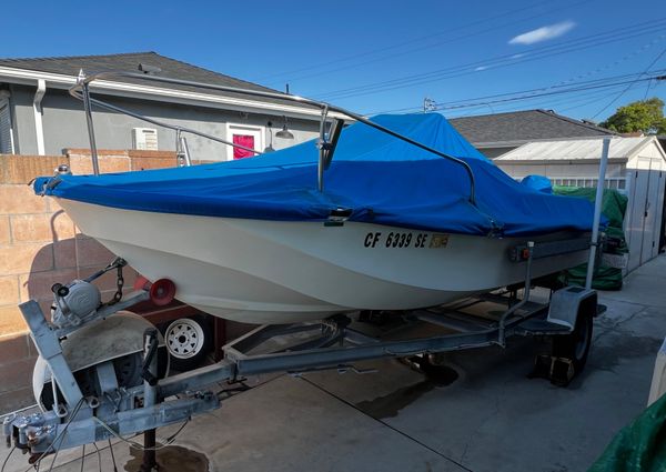 Boston-whaler MONTAUK image