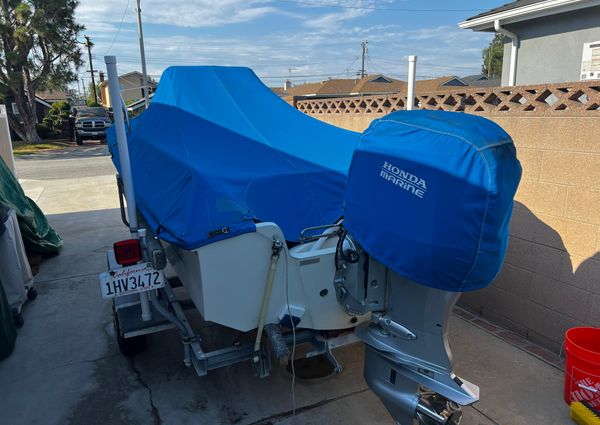 Boston-whaler MONTAUK image