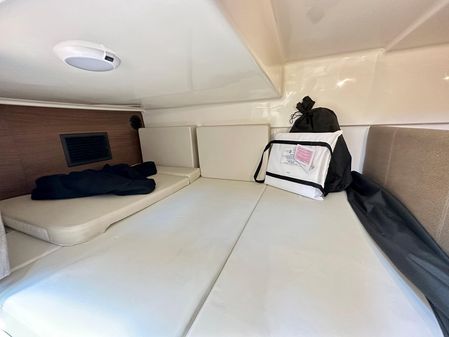 Boston Whaler 325 Conquest image