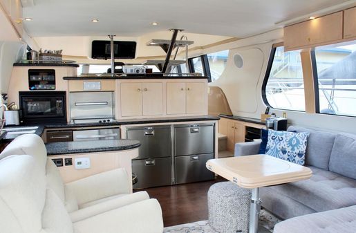 Carver 530-VOYAGER-PILOTHOUSE image