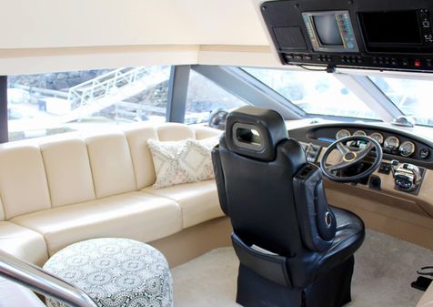 Carver 530-VOYAGER-PILOTHOUSE image