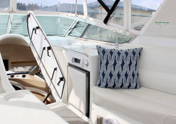 Carver 530-VOYAGER-PILOTHOUSE image