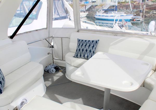 Carver 530-VOYAGER-PILOTHOUSE image