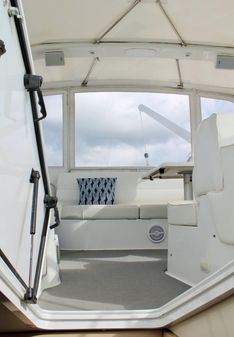 Carver 530-VOYAGER-PILOTHOUSE image