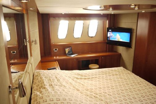 Sunseeker Predator 72 image