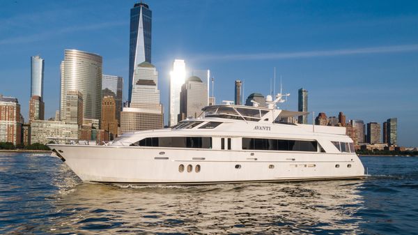 Hatteras 100 Motor Yacht