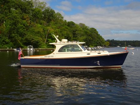 Hinckley Picnic Boat 37 MKIII image