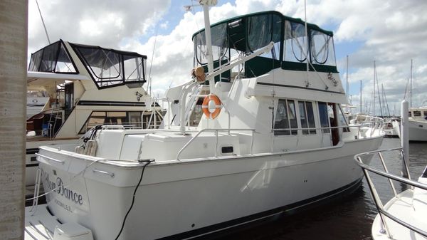Mainship 430 Trawler