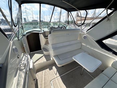 Cruisers Yachts 320 Express image