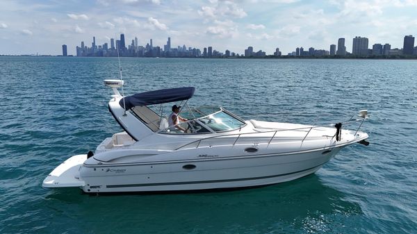 Cruisers Yachts 320 Express