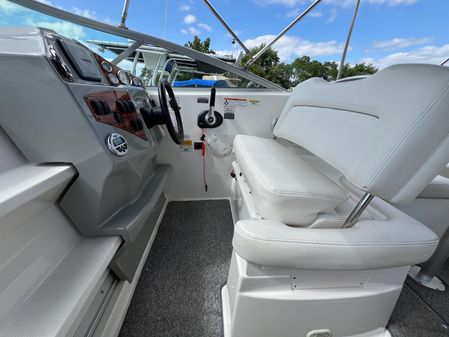 Bayliner 255 image