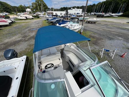 Bayliner 255 image