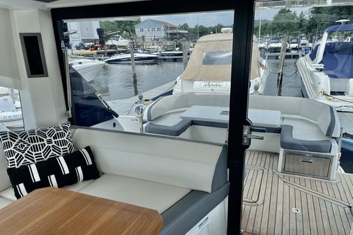 Galeon 425 HTS image