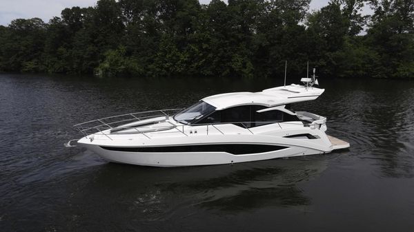 Galeon 425 HTS 