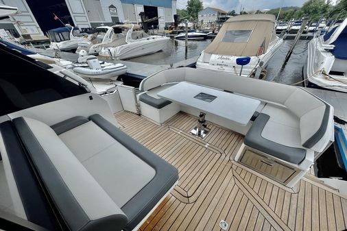 Galeon 425 HTS image