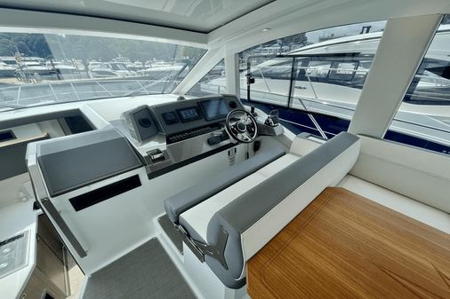 Galeon 425 HTS image