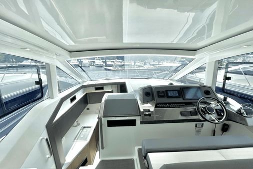 Galeon 425 HTS image