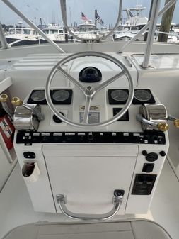 Luhrs 320 Open image