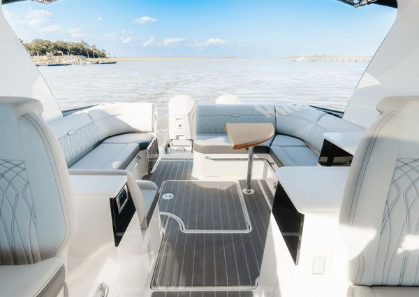 Sea Ray 370 SUNDANCER OB image