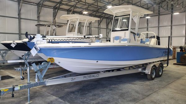 Robalo 246 Cayman 