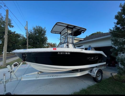 Robalo R180-CENTER-CONSOLE - main image