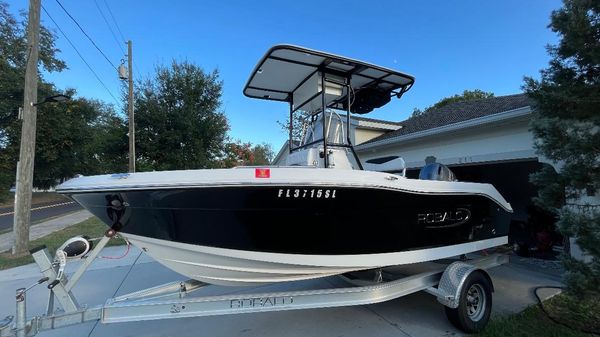 Robalo R180 Center Console 