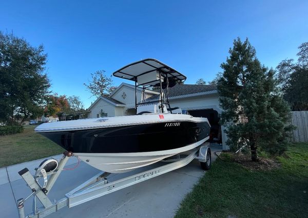 Robalo R180-CENTER-CONSOLE image