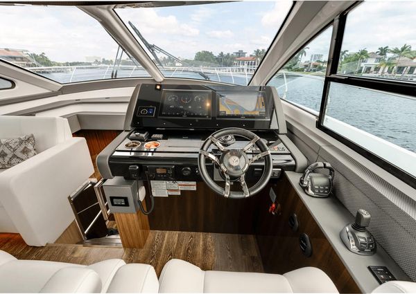 Cruisers Yachts 60 Cantius image