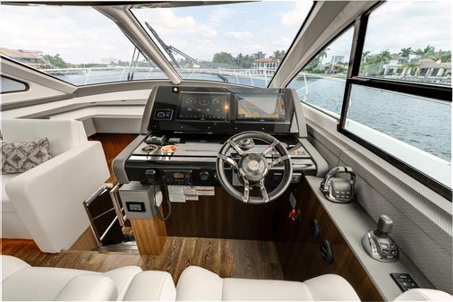 Cruisers Yachts 60 Cantius image