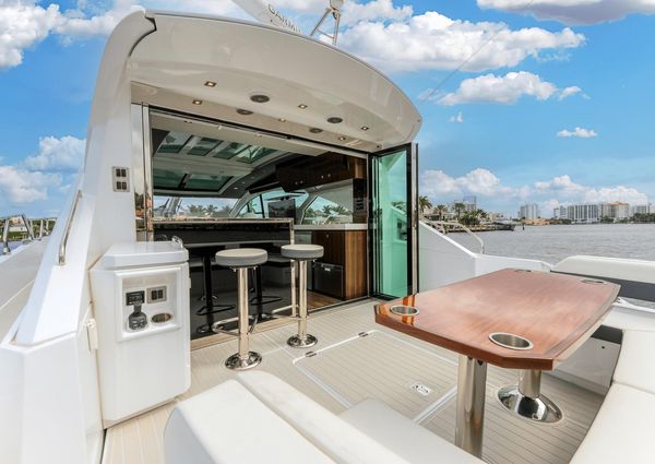 Cruisers Yachts 60 Cantius image