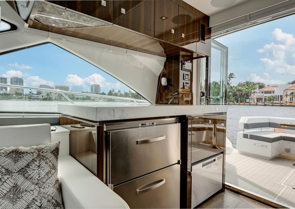 Cruisers Yachts 60 Cantius image