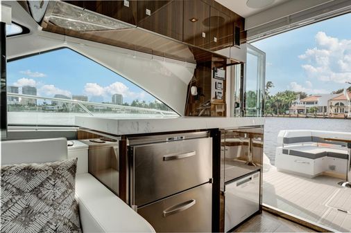 Cruisers Yachts 60 Cantius image