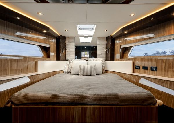 Cruisers Yachts 60 Cantius image