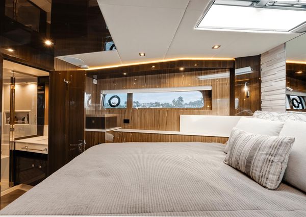 Cruisers Yachts 60 Cantius image