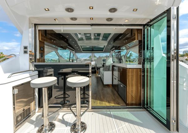 Cruisers Yachts 60 Cantius image