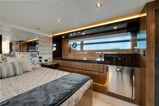 Cruisers Yachts 60 Cantius image