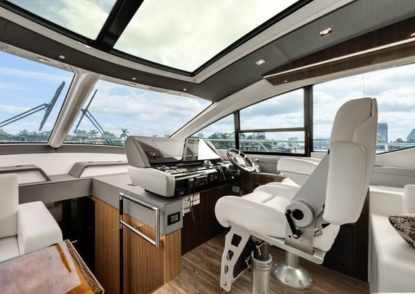 Cruisers Yachts 60 Cantius image