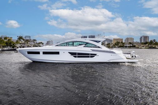 Cruisers Yachts 60 Cantius image