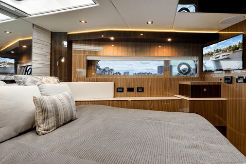 Cruisers Yachts 60 Cantius image