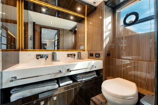 Cruisers Yachts 60 Cantius image