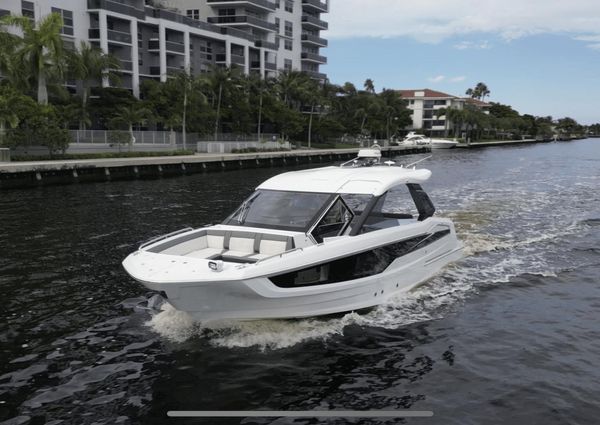 Galeon 325 GTO image