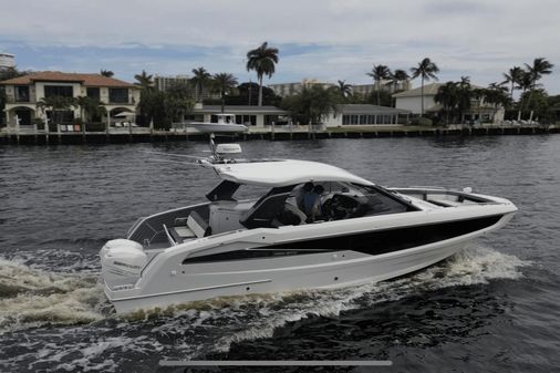 Galeon 325 GTO image