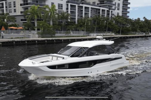 Galeon 325 GTO image