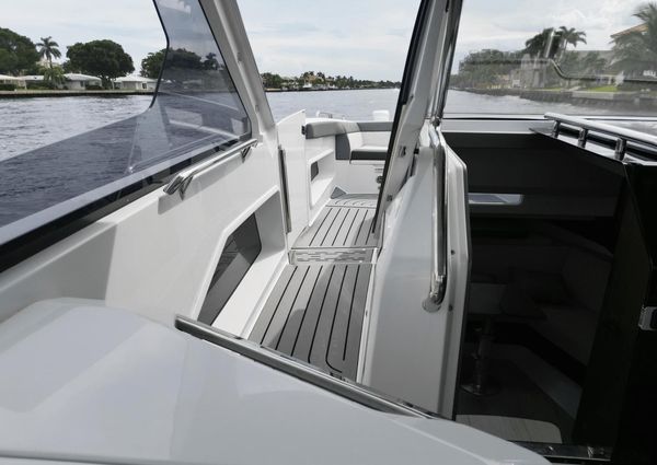 Galeon 325 GTO image