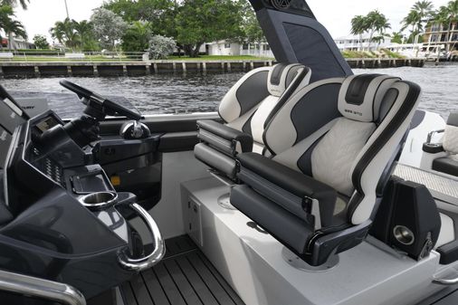 Galeon 325 GTO image